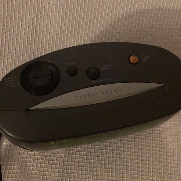 Philips Magnavox Alarm Clock/Radio! - Picture 3 of 6